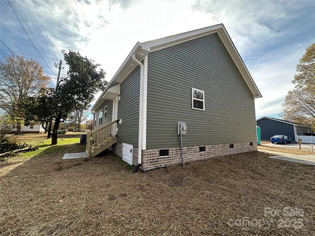 $275,000 | 901 East Church Street, Cherryville, NC 28021