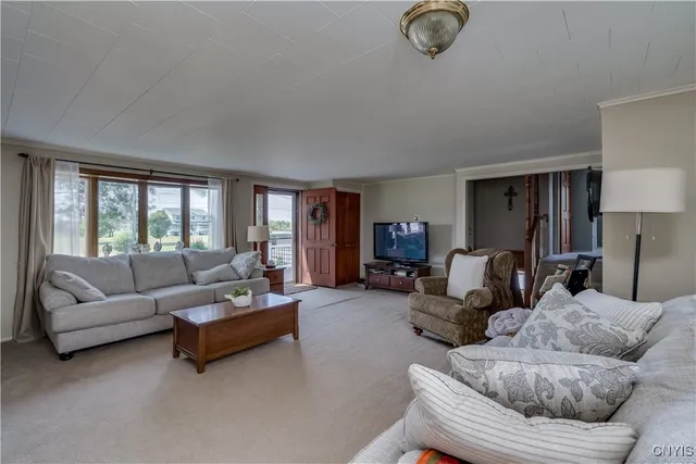 $385,000 | 24136 Highway 37, Pamelia, NY 13601