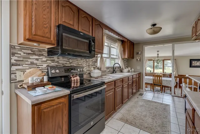 $385,000 | 24136 Highway 37, Pamelia, NY 13601