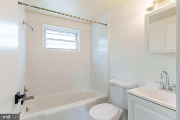 $2,050 | 101 East Camden Avenue, Unit 21, Moorestown, NJ 08057