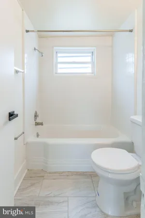 $2,050 | 101 East Camden Avenue, Unit 21, Moorestown, NJ 08057