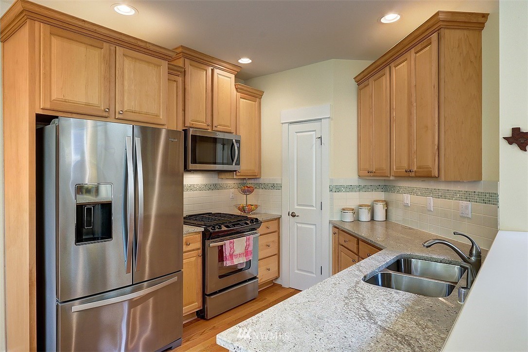3719 218th Place Southeast Bothell, WA 98021 - Photo 8 of 19
