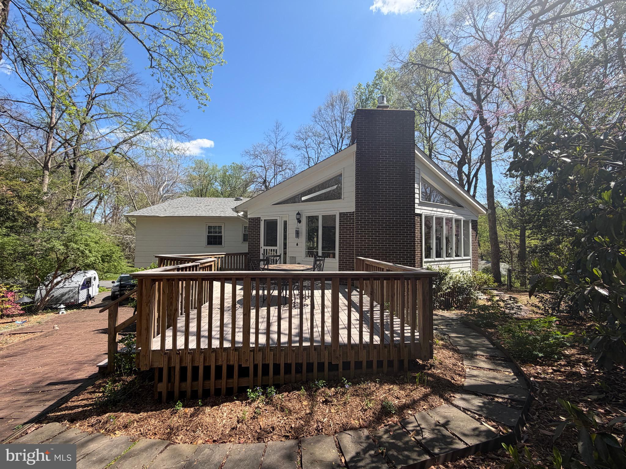 3722 Acosta Road Fairfax, VA 22031 - Photo 8 of 18