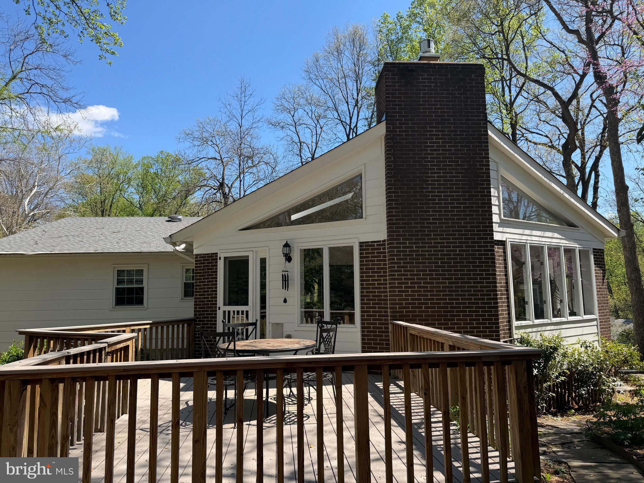 3722 Acosta Road Fairfax, VA 22031 - Photo 9 of 18