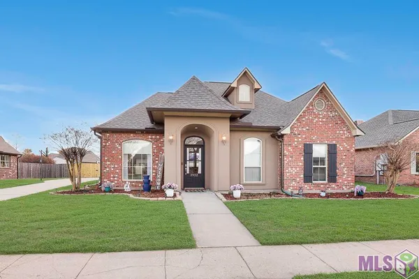 $289,900 | 3952 Cypress Clear Court, Zachary, LA 70791