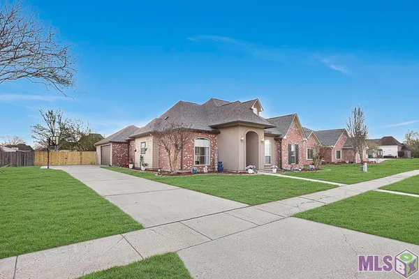 $289,900 | 3952 Cypress Clear Court, Zachary, LA 70791
