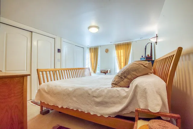 $1,285,000 | 146 Calef Highway, Barrington, NH 03825