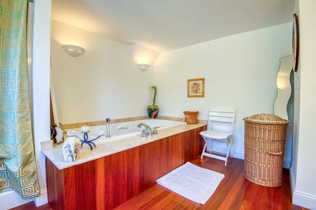 $1,285,000 | 146 Calef Highway, Barrington, NH 03825