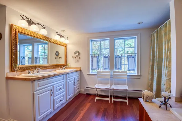 $1,285,000 | 146 Calef Highway, Barrington, NH 03825