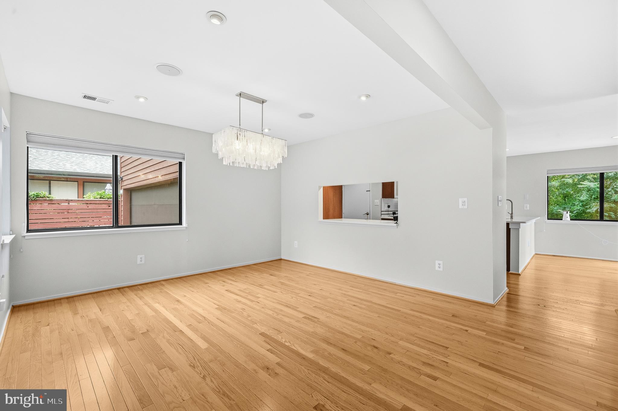 2105 South Bay Lane Reston, VA 20191 - Photo 5 of 71
