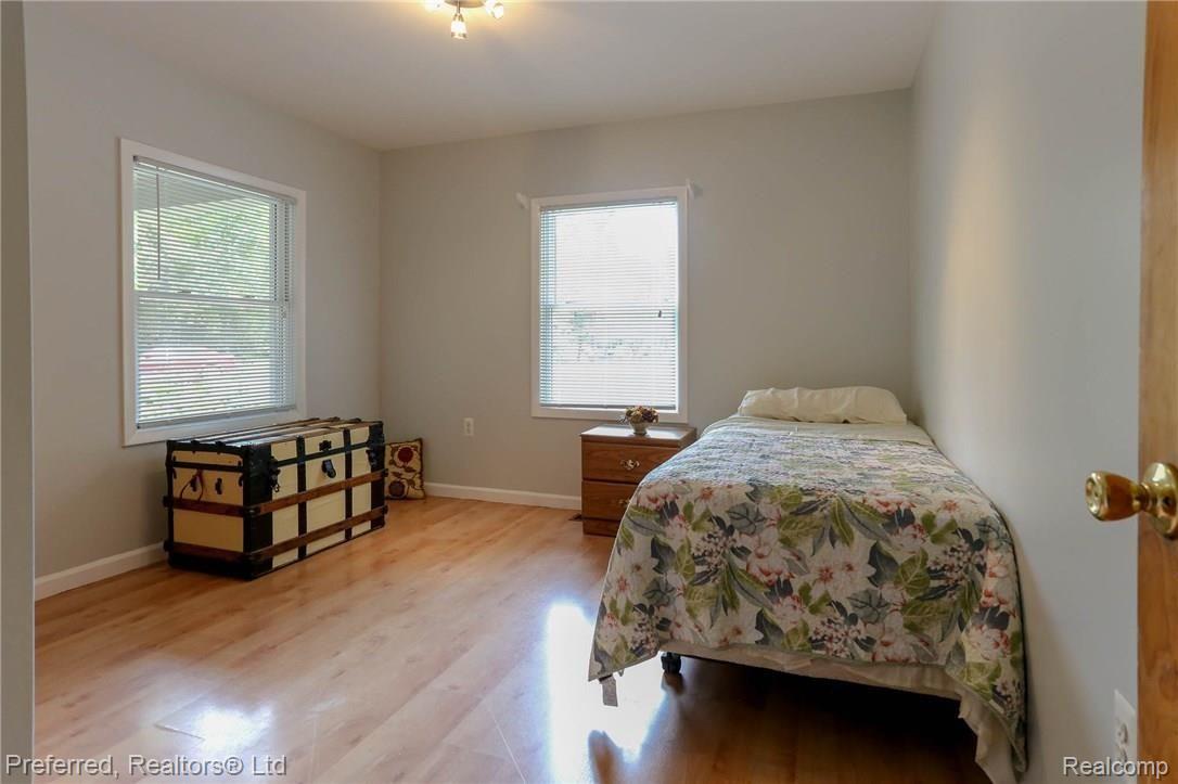 16870 Renton Road Belleville, MI 48111 - Photo 24 of 41 24IMG_2425.jpg