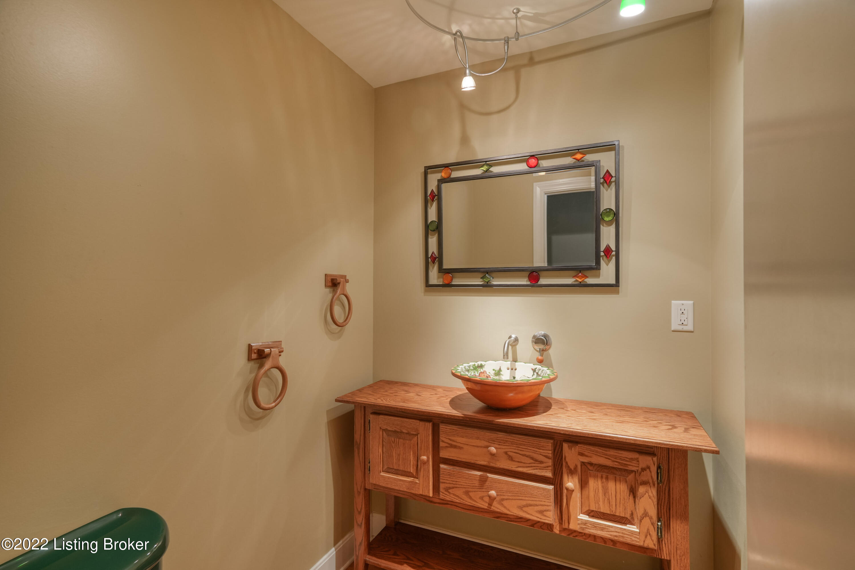 524 Ridgewood Road Louisville, KY 40207 - Photo 22 of 40 036 - 20210719 702588