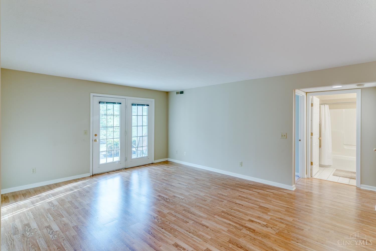 825 Neeb Road, Unit 2 Cincinnati, OH 45233 - Photo 8 of 32 Gallery Image 8