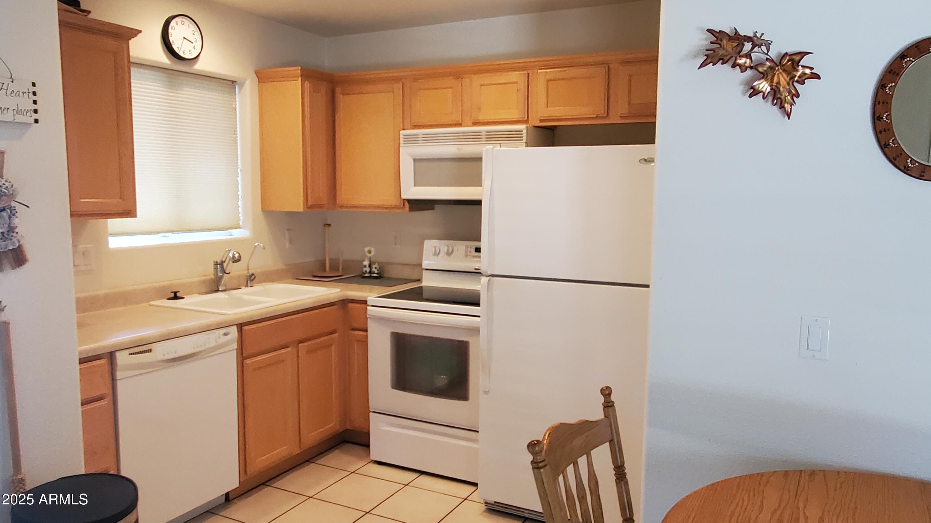 6343 East Ellis Street Mesa, AZ 85205 - Photo 5 of 16 Cozy kitchen