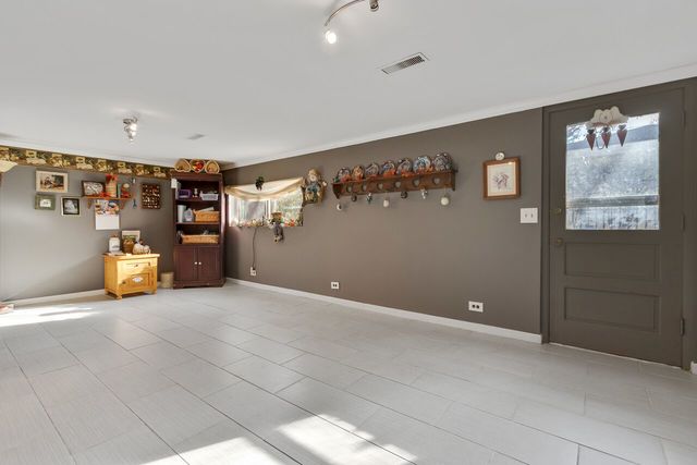 613 Lisa Road West Dundee, IL 60118 - Photo 8 of 20