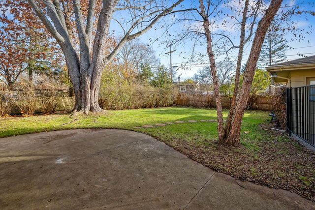613 Lisa Road West Dundee, IL 60118 - Photo 9 of 20