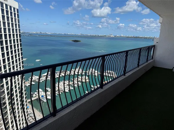 $2,590 | 555 Northeast 15th Street, Unit 29G, Miami, FL 33132