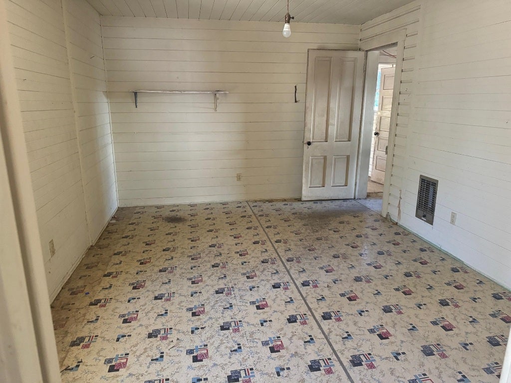 13812 Tennant Road Macdoel, CA 96058 - Photo 10 of 19 Gallery Image 10