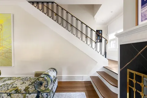 a view of entryway with bedroom