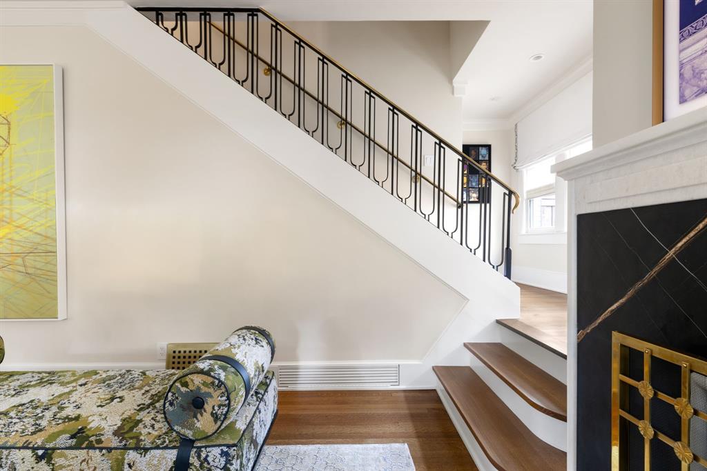 1203 North Windomere Avenue Dallas, TX 75208 - Photo 11 of 40 a view of entryway with bedroom