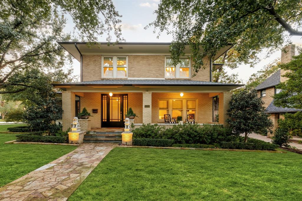 1203 North Windomere Avenue Dallas, TX 75208 - Photo 2 of 40 front view of a house with a yard