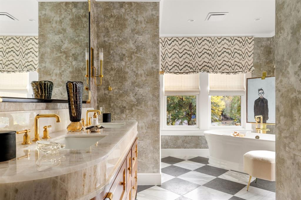 1203 North Windomere Avenue Dallas, TX 75208 - Photo 32 of 40 a bathroom with a double vanity sink mirror and bathtub