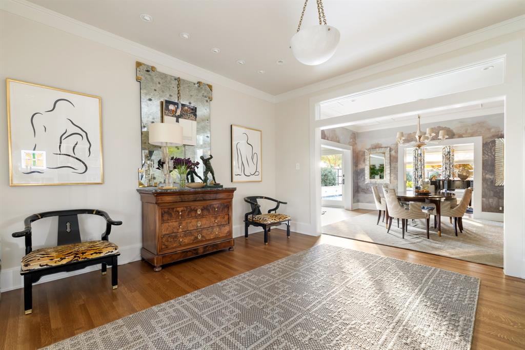 1203 North Windomere Avenue Dallas, TX 75208 - Photo 7 of 40 a living room with furniture and wooden floor