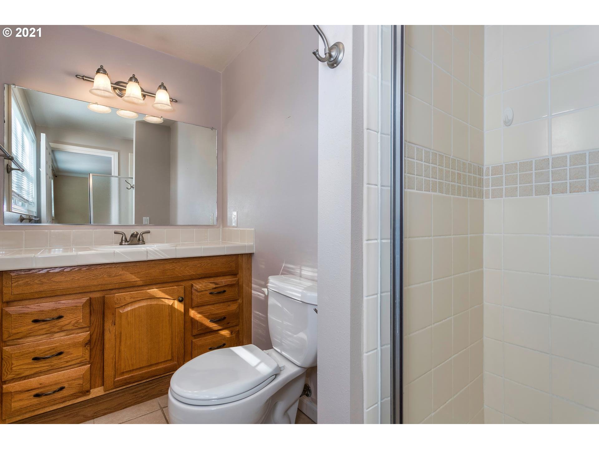 20633 Southwest Rosa Drive Beaverton, OR 97078 - Photo 12 of 27 Gallery Image 12