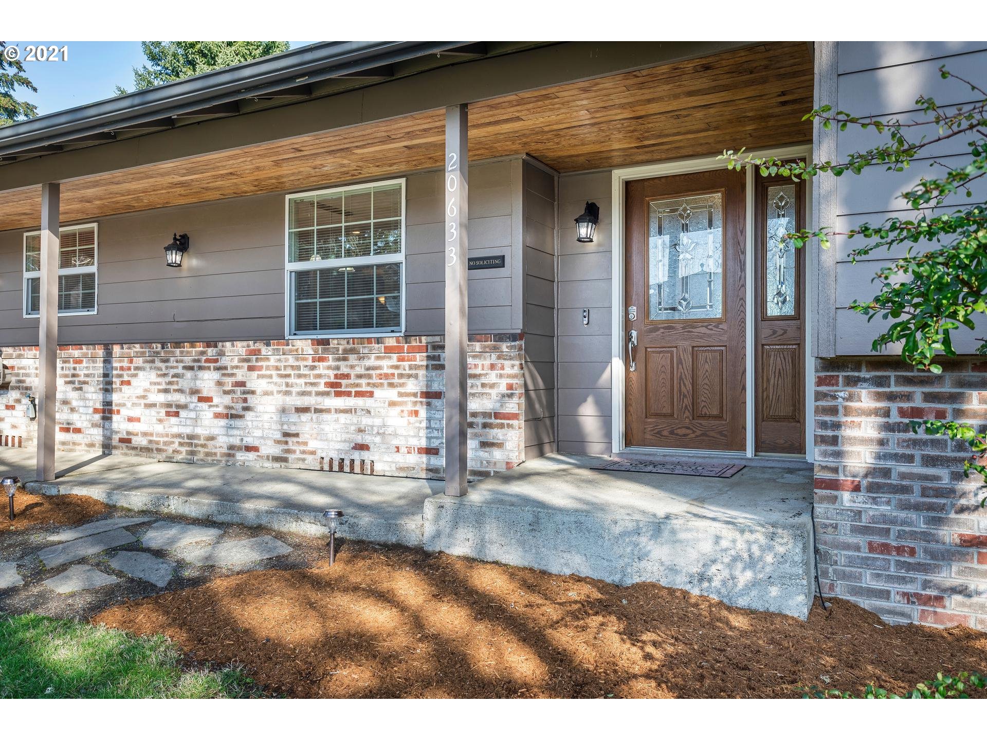20633 Southwest Rosa Drive Beaverton, OR 97078 - Photo 3 of 27 Gallery Image 3