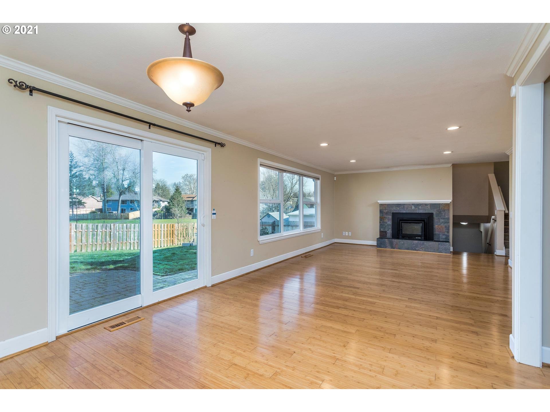 20633 Southwest Rosa Drive Beaverton, OR 97078 - Photo 5 of 27 Gallery Image 5