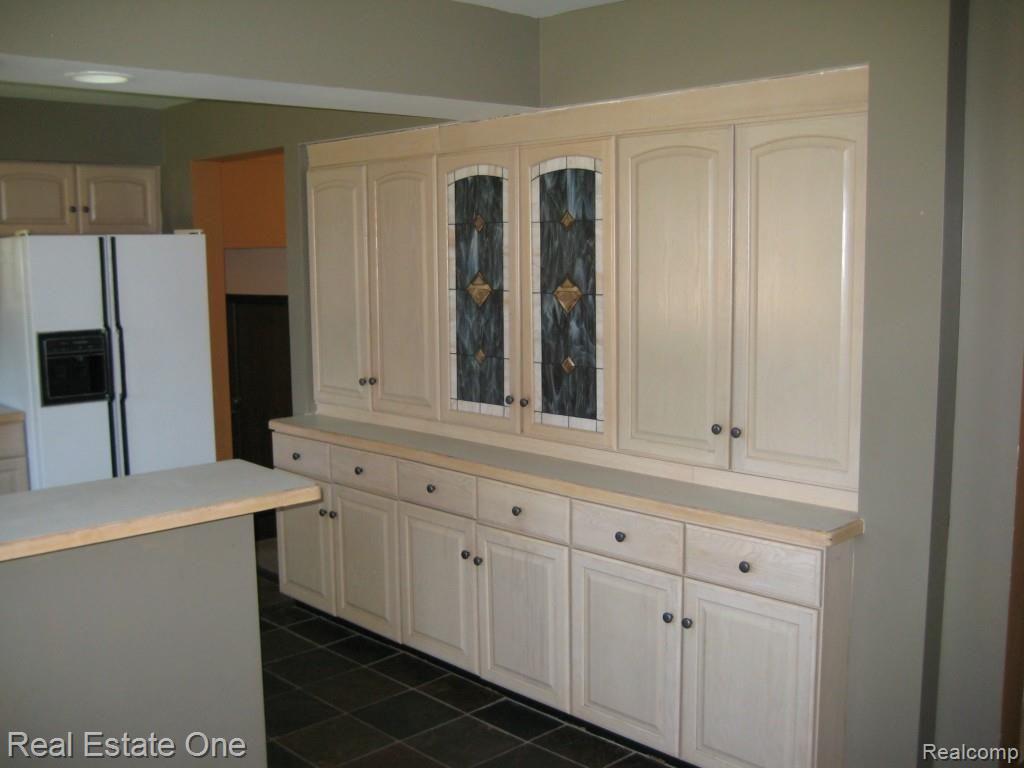 1296 Kingsview Avenue Rochester, MI 48309 - Photo 18 of 34 IMG_1203.jpg