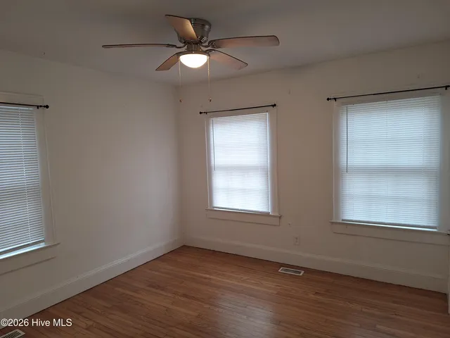 $1,300 | 104 North Library Street, Greenville, NC 27858