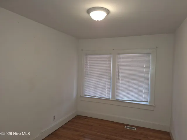 $1,300 | 104 North Library Street, Greenville, NC 27858