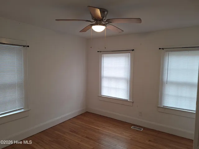 $1,300 | 104 North Library Street, Greenville, NC 27858