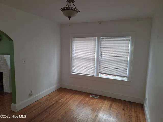 $1,300 | 104 North Library Street, Greenville, NC 27858