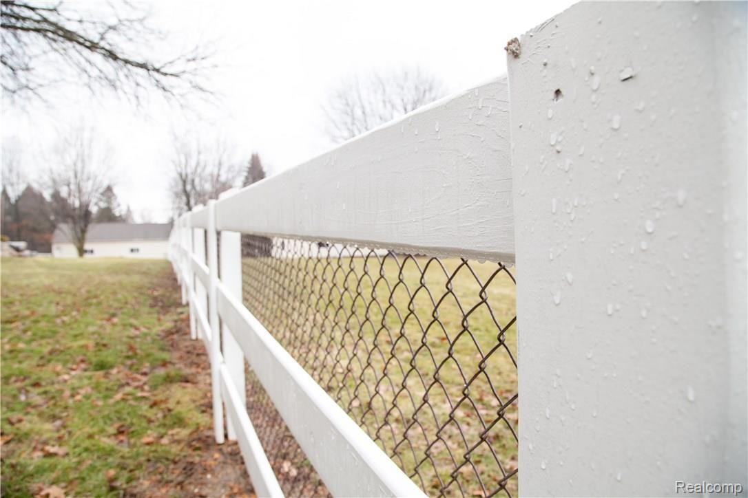 1674 East Romeo Road Oakland, MI 48363 - Photo 45 of 53 Fenced yard space