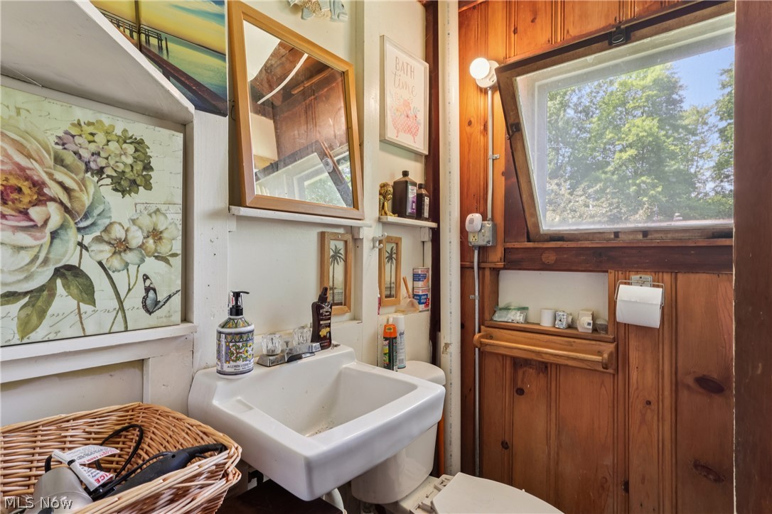 105 Hartzell Road North Benton, OH 44449 - Photo 16 of 33 Bathroom with sink and commode