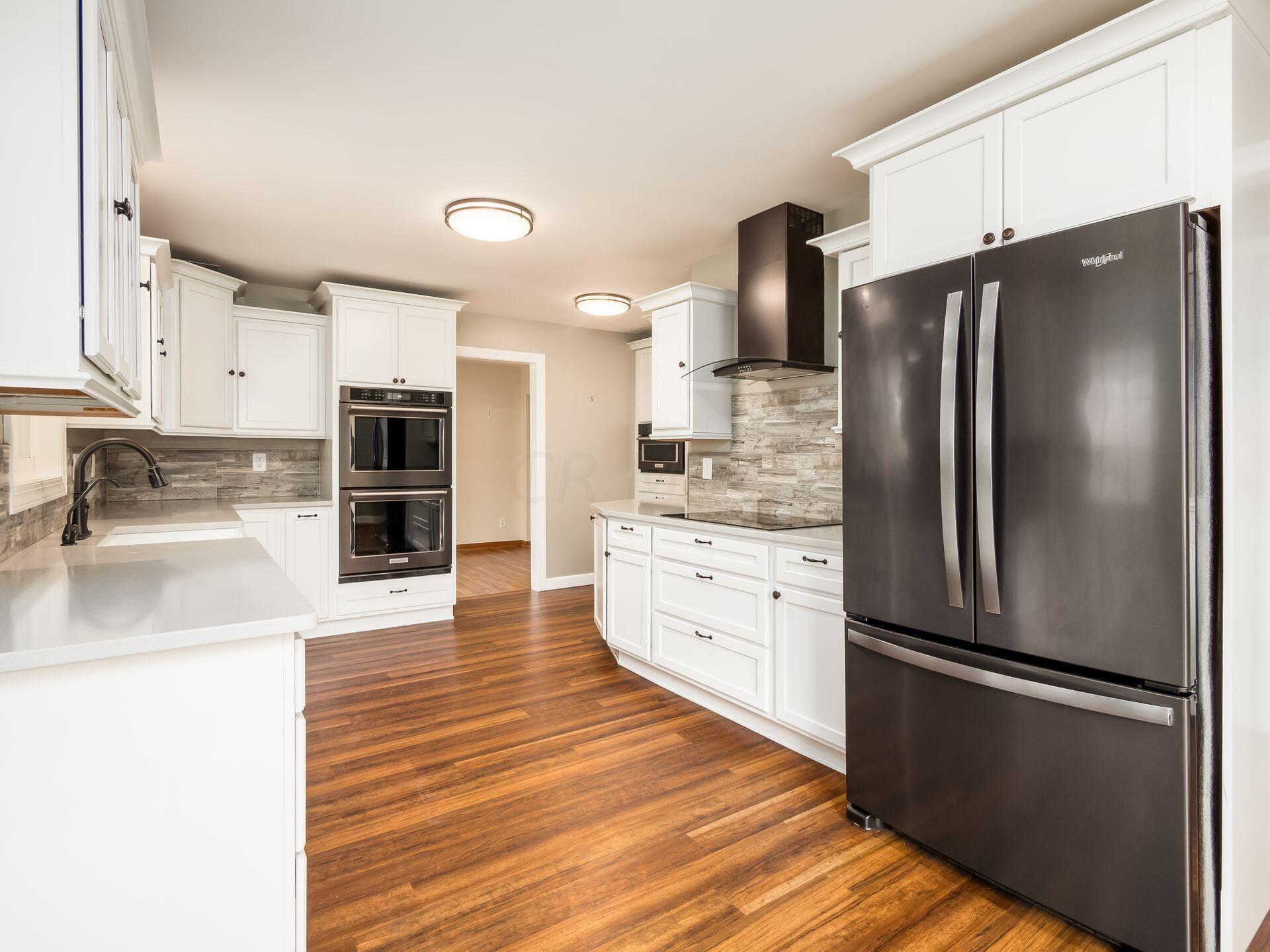 7710 Riverside Drive Dublin, OH 43016 - Photo 24 of 67 Upgraded black SS appliances!