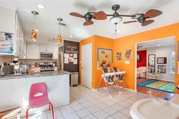 a very nice looking kitchen with cabinets