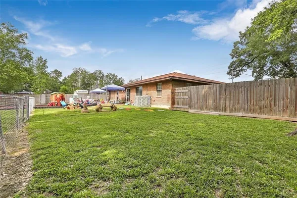 $2,750 | 5302 Treaschwig Road, Spring, TX 77373