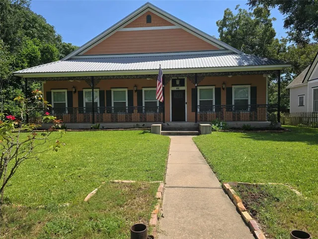 $2,800 | 602 Garwood Street, Smithville, TX 78957