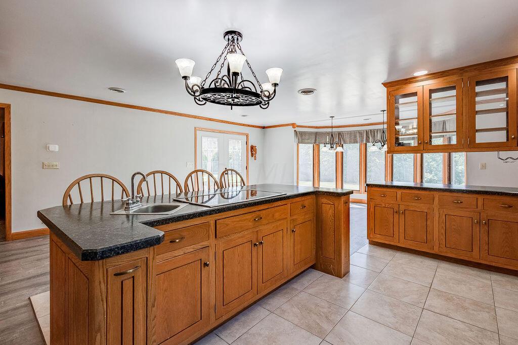 13887 Vincent Road Mount Vernon, OH 43050 - Photo 5 of 55 Kitchen Island with Seating