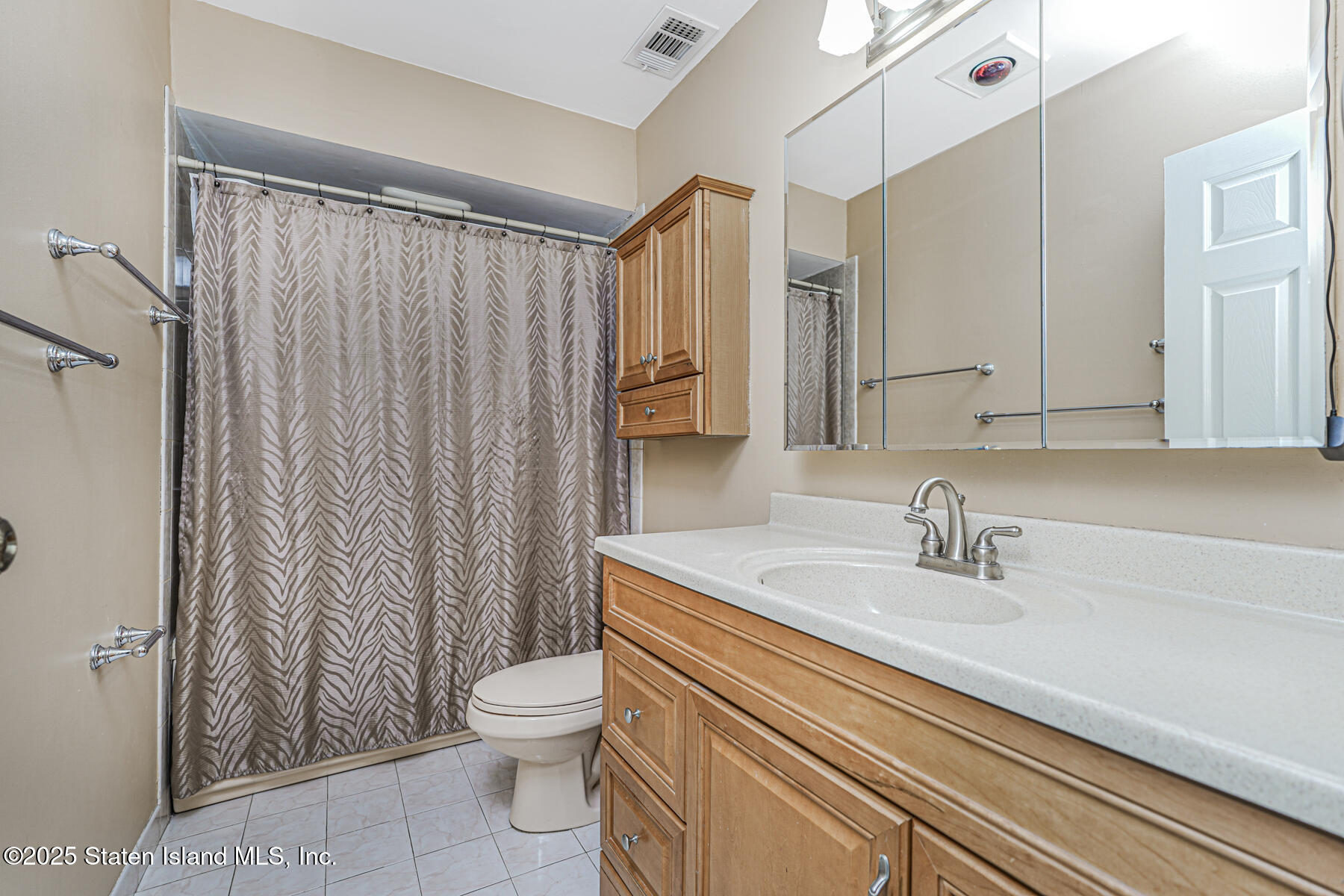 194 Annadale Road Staten Island, NY 10312 - Photo 27 of 45 Photo Dec 02 2025, 1 13 02 PM