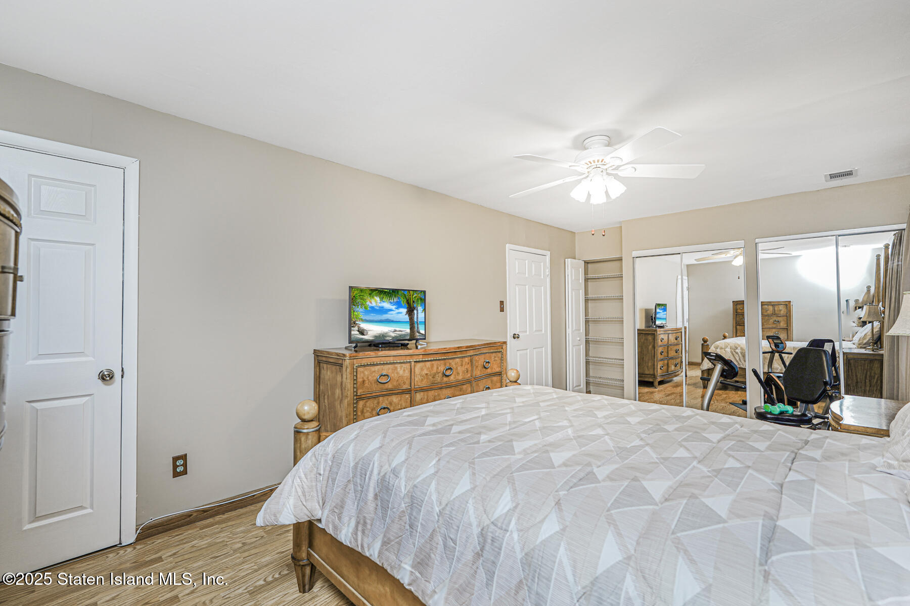 194 Annadale Road Staten Island, NY 10312 - Photo 30 of 45 Photo Dec 02 2025, 1 12 35 PM