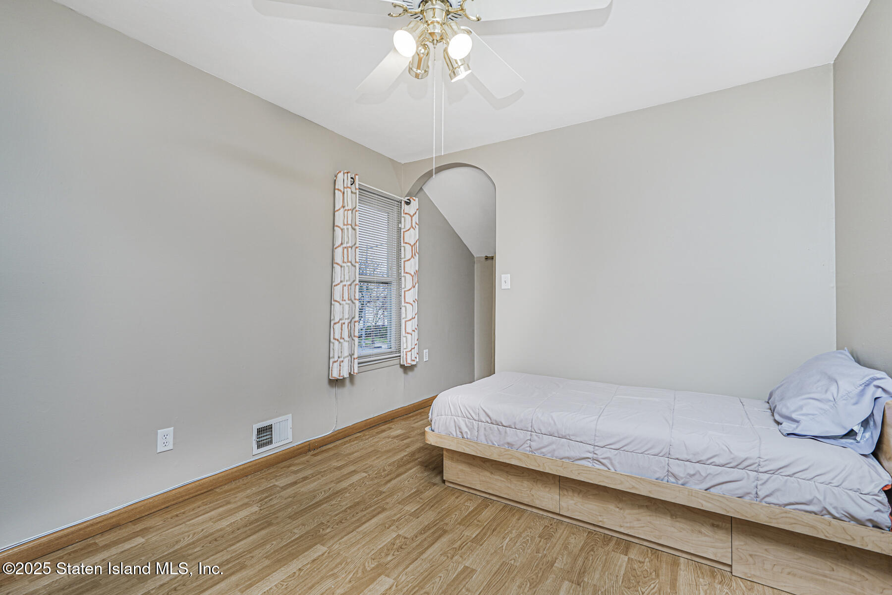 194 Annadale Road Staten Island, NY 10312 - Photo 36 of 45 Photo Dec 02 2025, 1 13 42 PM