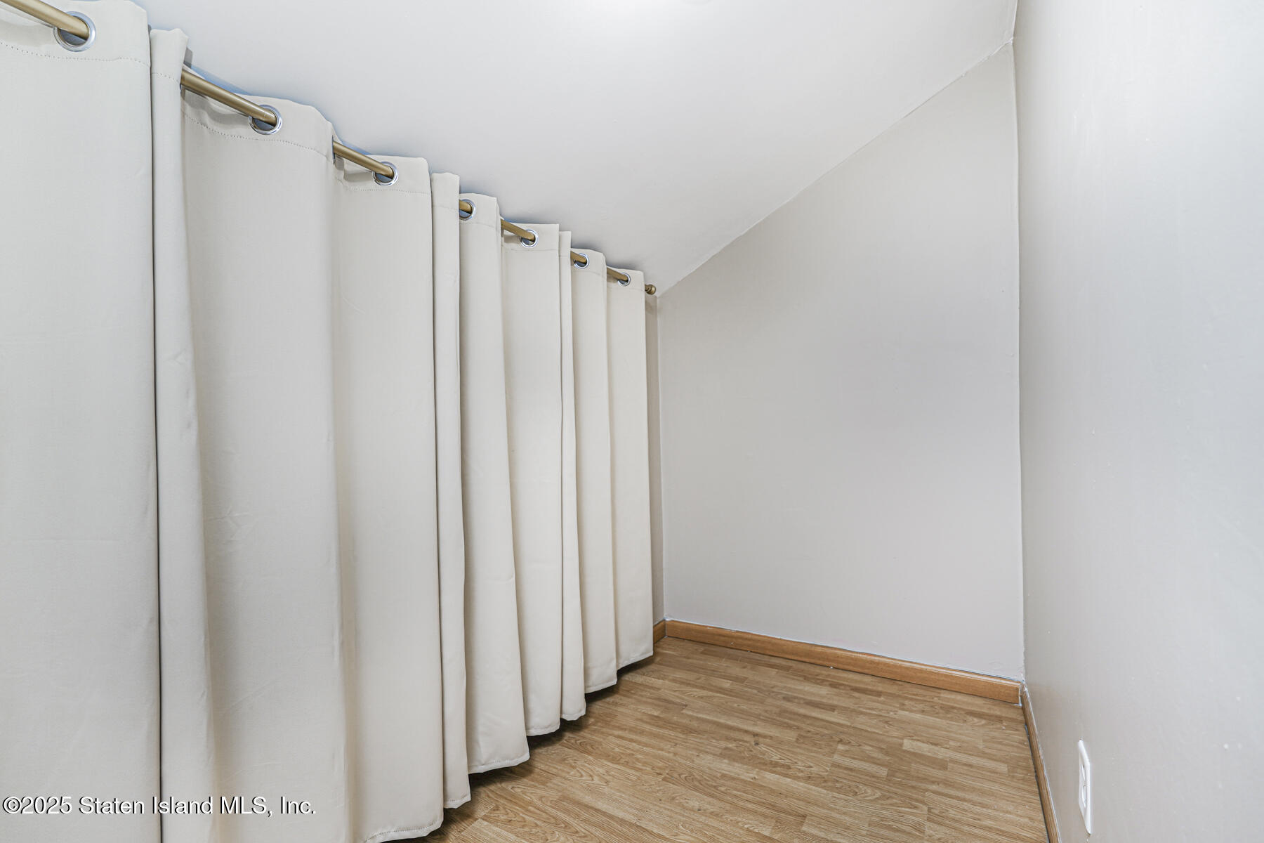 194 Annadale Road Staten Island, NY 10312 - Photo 39 of 45 Photo Dec 02 2025, 1 13 50 PM