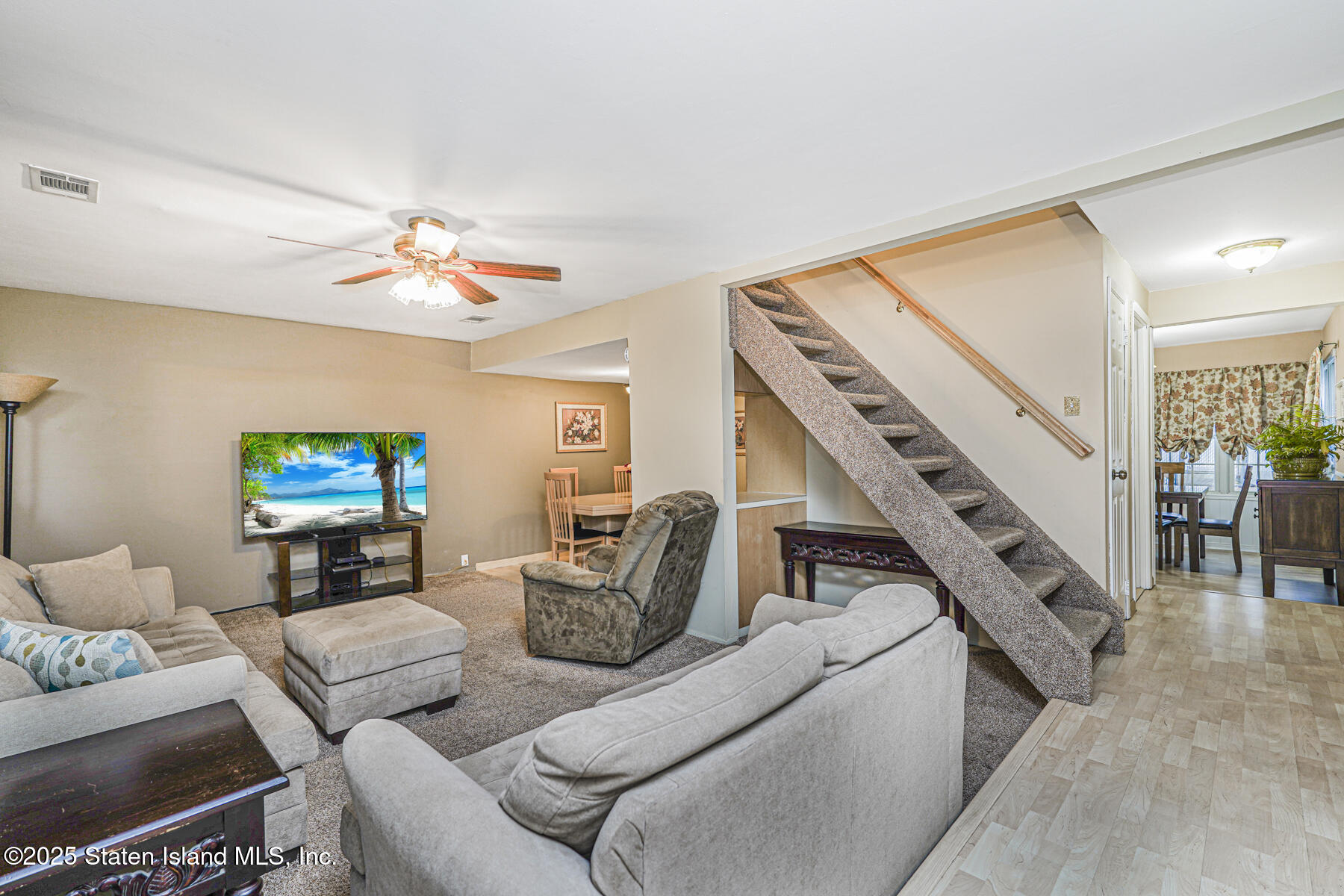 194 Annadale Road Staten Island, NY 10312 - Photo 4 of 45 Photo Dec 02 2025, 1 02 10 PM