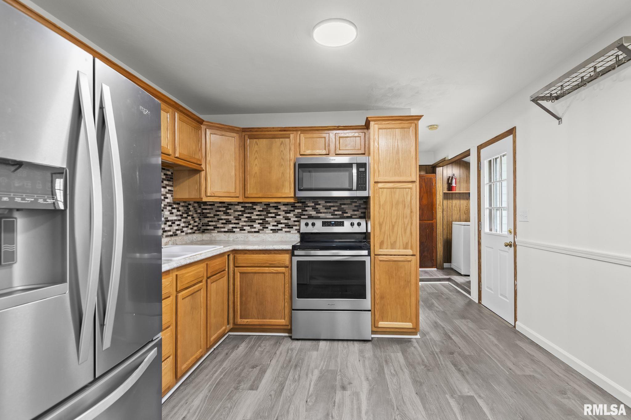 300 Parkview Drive Rochester, IL 62563 - Photo 5 of 24 Gallery Image 5