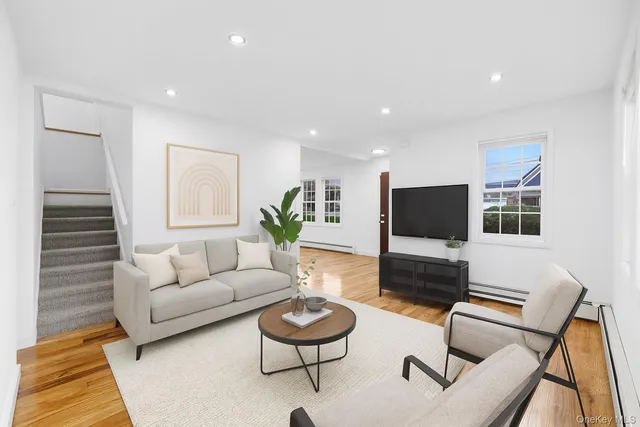 $899,999 | 233-18 118th Avenue | Cambria Heights