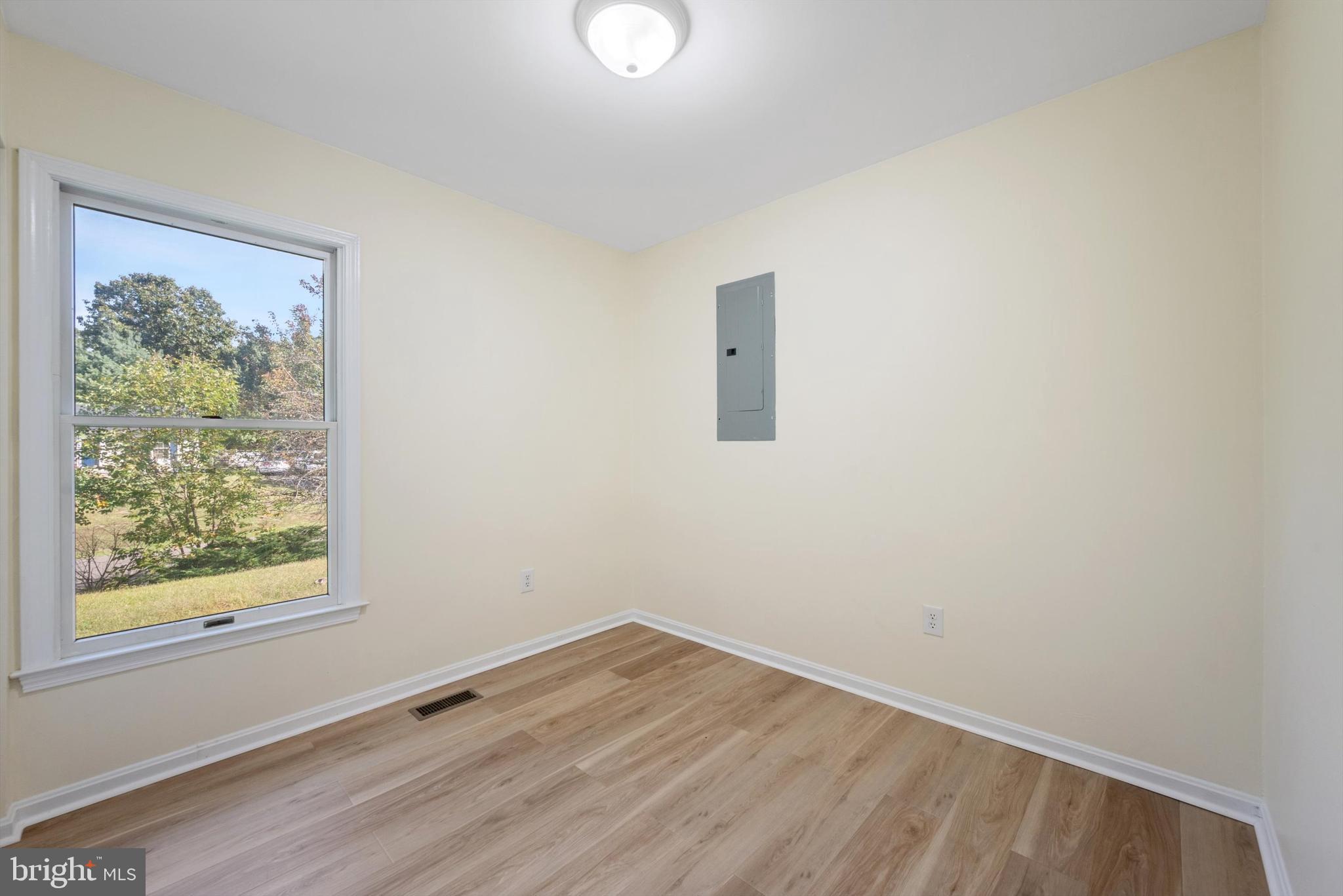 852 Morgan Place Front Royal, VA 22630 - Photo 22 of 36 an empty room with a window